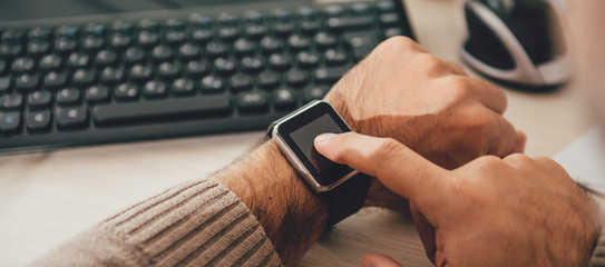 Man using smart watch