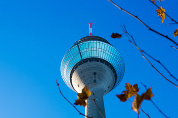 Fototapeta na wymiar Rheinturm Düsseldorf