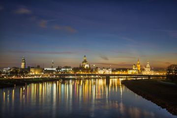 Fototapeta na wymiar Skyline von Dresden