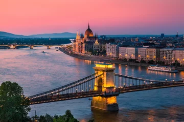 Deurstickers Kettingbrug Panorama van Boedapest, Hongarije, met de Kettingbrug en het Parlement