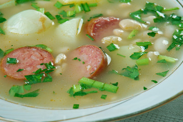 Cooker Sausage, Spinach and White Bean Soup