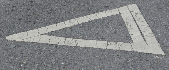 Sign on the for driving direction