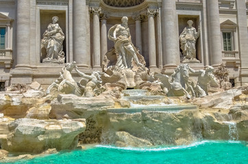 Fototapeta na wymiar fountain d Trevi in Rome Italy