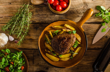 Beef steak with herbs and wine