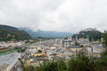 Fototapeta premium Cityscape of Salzburg during cloudy day