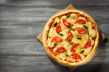 margarita pizza at wood