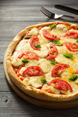 margarita pizza at wood