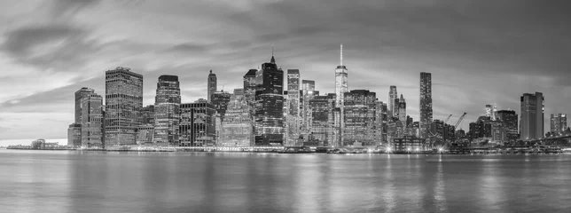 Wandcirkels aluminium Night  Lights of Famous Manhattan Skylines, New York © Taiga