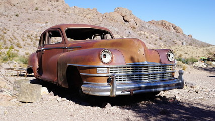 Altes Auto in der Wüste