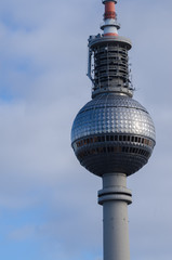 Berliner Fernsehturm im Schnitt