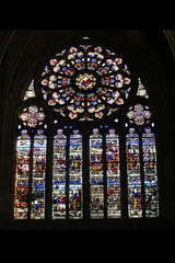 Cathédrale d'Auxerre, rosace du croisillon sud du transept
