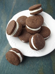 biscuit chocolate cookies with cream filling