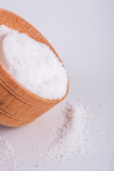 Fototapeta na wymiar salt in bowl on white background