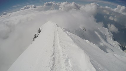 На вершине горы