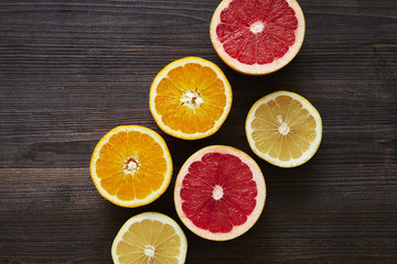 Fototapeta na wymiar a variety of sliced citrus fruit