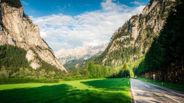 Strada in montagna in Austria