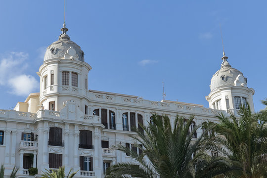 carbonell building in alicante