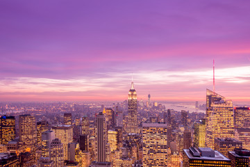 Obraz premium Night view of New York Manhattan during sunset