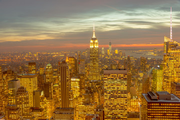 Fototapeta premium Night view of New York Manhattan during sunset