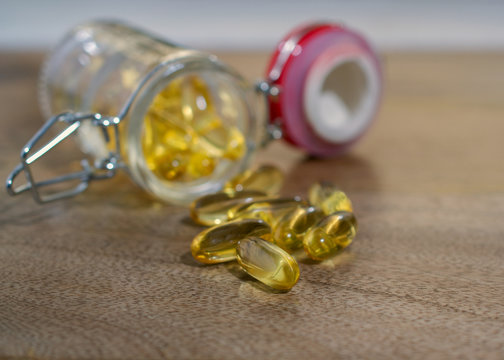 Dietary supplements spilling brom botthe