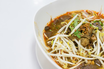 Rice noodles with spicy pork sauce