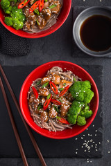 soba noodle with teriyaki chicken and broccoli