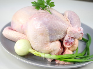 raw chicken © Witold Krasowski