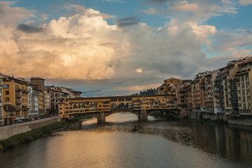 Obraz premium sunset view of Ponte Vecchio