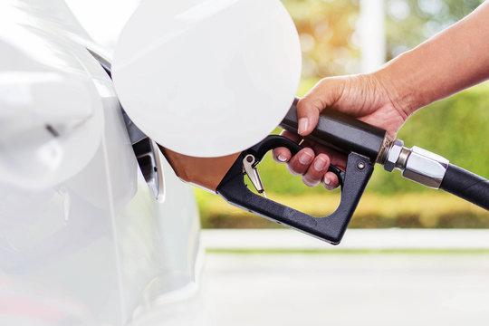 Handle fueling with car.
