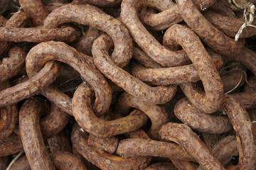 Fototapeta premium A whole page of old rusted chain background texture