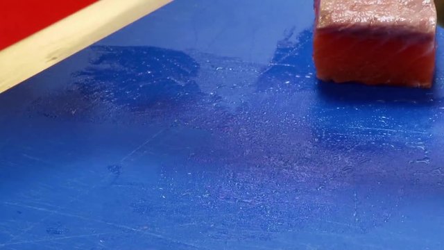 Процесс приготовления пищи на кухне ресторана. Мастерство поваров
