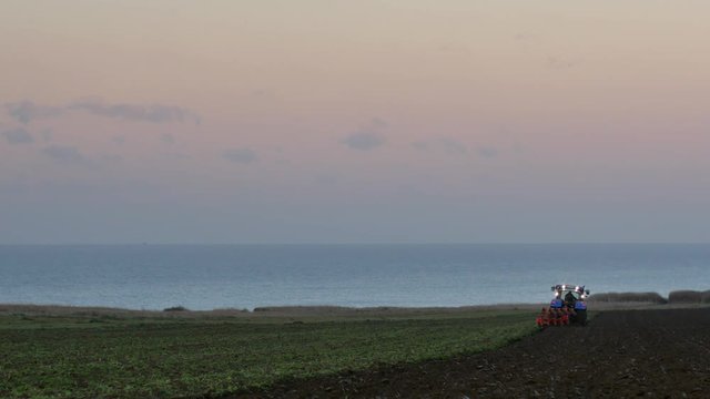 labours au cr&eacute;puscule