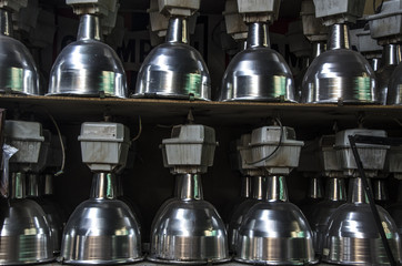 spots lampadaire rang&eacute; lumi&egrave;re r&eacute;flecteur ballast industriel