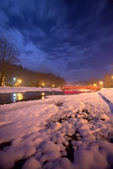 Fotobehang Zimowa Muszyna nocą. Nad potokiem Szczawnik © rogozinski