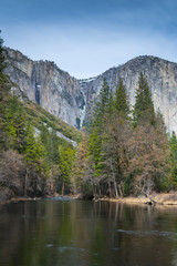 Fototapeta na wymiar Mountain View, El Capitan, Yosemite Falls, Yosemite National Park, California, USA, America 