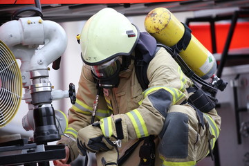 Feuerwehrmann Löschmonitor