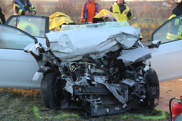 Unfall Frontalcrash Pkw