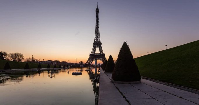 Le jour se l&egrave;ve ce matin sur Paris