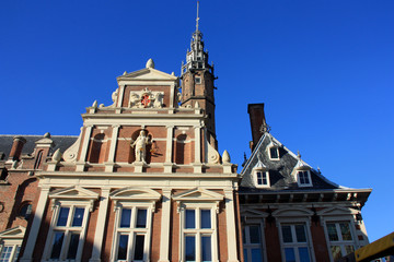 Fototapeta na wymiar Façade de l'hôtel de ville de Haarlem, Pays-Bas