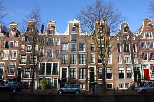 Maisons à pignon sur les quais d'Amsterdam, Pays-Bas