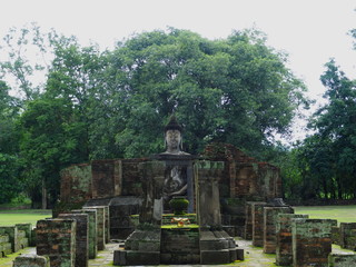 Fototapeta na wymiar Ancient Buddha statue.