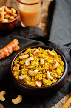Turmeric rice with cashew nuts