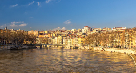 Obraz premium La Croix Rousse depuis le Vieux Lyon