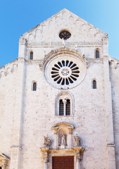 Fototapeta premium Detail of the facade of the Cathedral of San Sabino (1170-1178) in the old town of Bari, Italy
