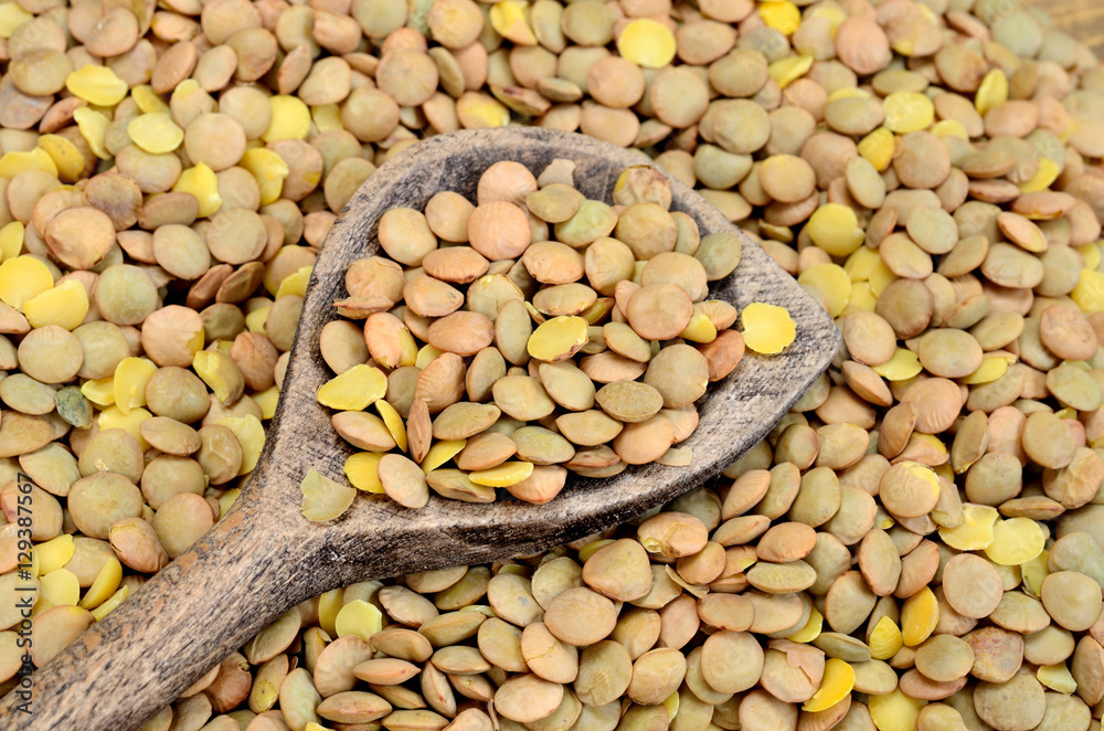 Wall mural lentil on table