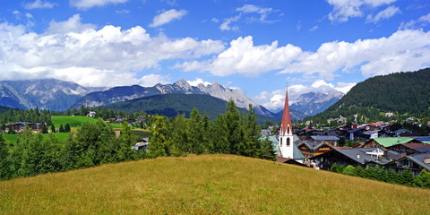 SEEFELD ( Tirol ) - Stadtpanorama