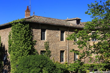 Fototapeta na wymiar Traditional building in Provence, France 
