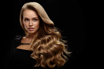 Crédence de cuisine en verre imprimé Salon de coiffure Beautiful Long Hair. Woman Model With Blonde Curly Hair