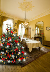 Heiligabend mit Weihnachtsbaum