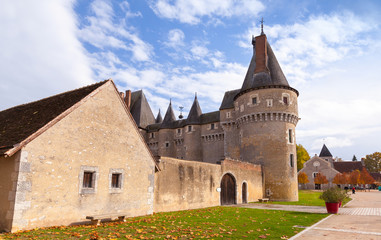 Fototapeta na wymiar Fougeres-sur-Bievre, French castle